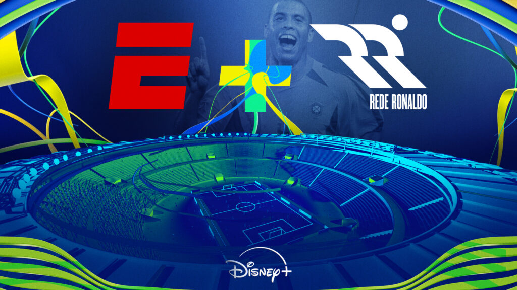 Maio de 2026 – A ESPN e o Disney+ unem forças com um dos maiores nomes da história do futebol brasileiro durante o Mundial. A Casa Rede Ronaldo (RR), iniciativa que dá continuidade ao legado de Ronaldo Fenômeno e é atualmente presidida por seu filho, Ronald Domingues Nazário, será montada em Miami, nos Estados Unidos, e funcionará ao longo de toda a competição como um hub de experiências, conteúdo e entretenimento para os fãs do esporte.